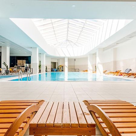 Luxury Condo On 18Th Floor With Pool, Fitness, Parking Included. Szkopje Kültér fotó