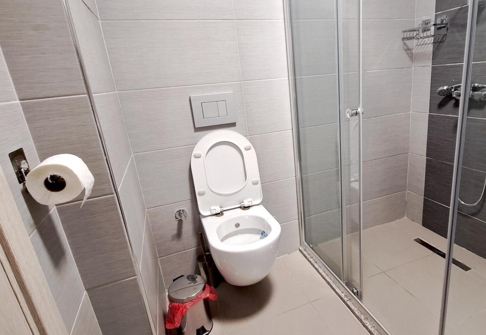 Luxury Condo On 18Th Floor With Pool, Fitness, Parking Included. Szkopje Kültér fotó