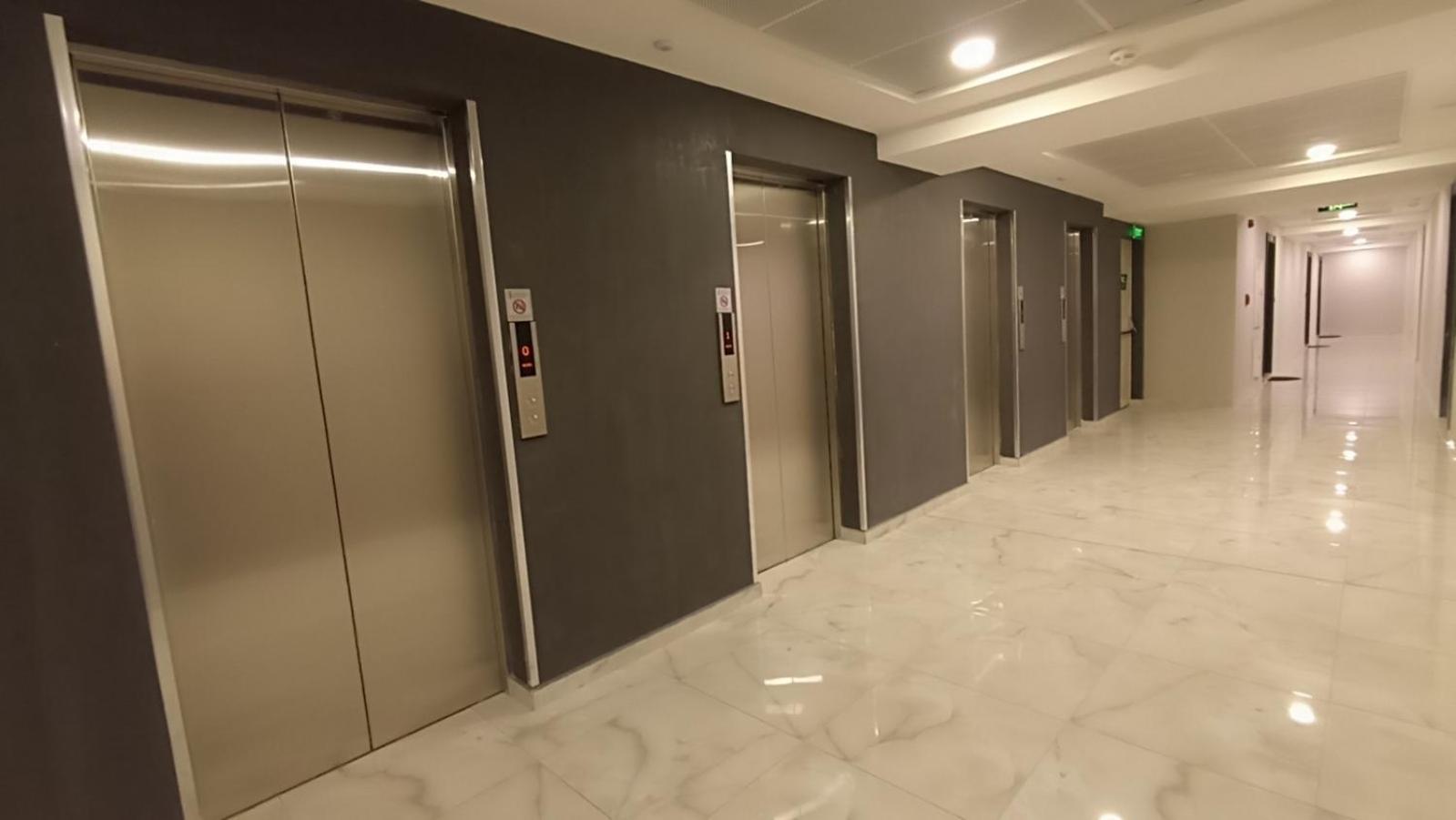 Luxury Condo On 18Th Floor With Pool, Fitness, Parking Included. Szkopje Kültér fotó