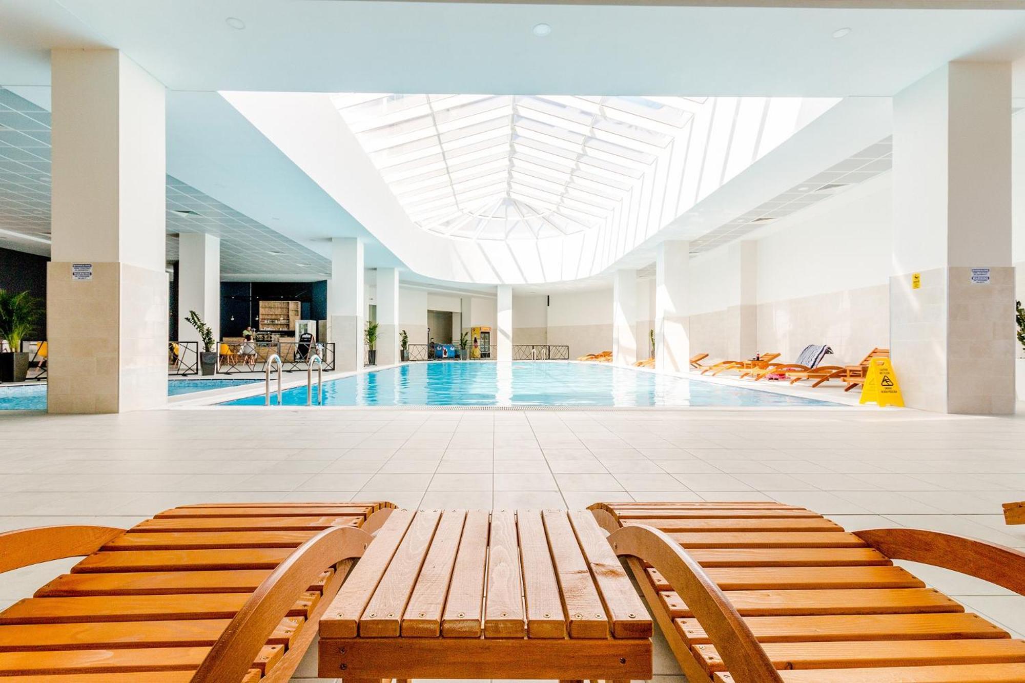Luxury Condo On 18Th Floor With Pool, Fitness, Parking Included. Szkopje Kültér fotó