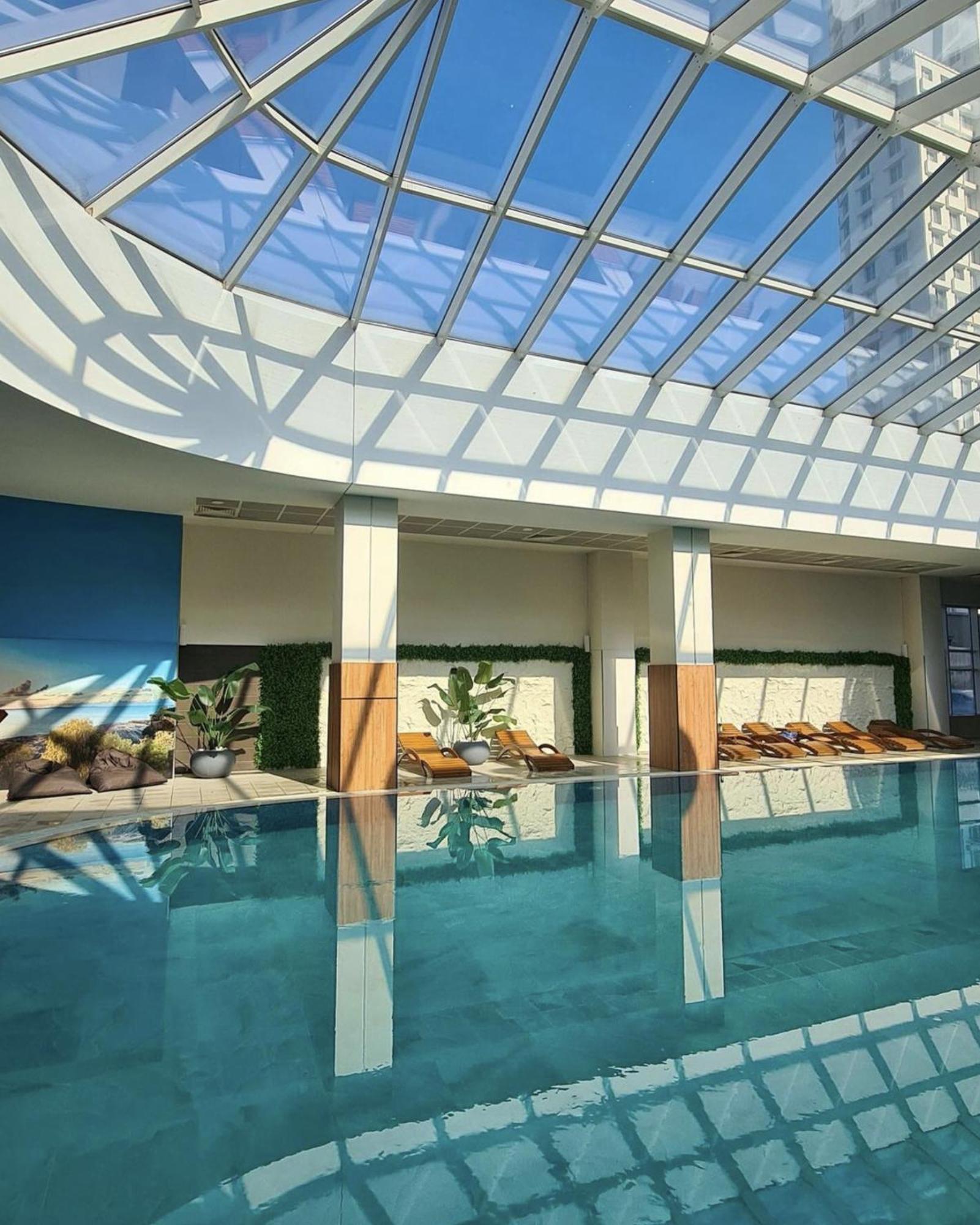 Luxury Condo On 18Th Floor With Pool, Fitness, Parking Included. Szkopje Kültér fotó