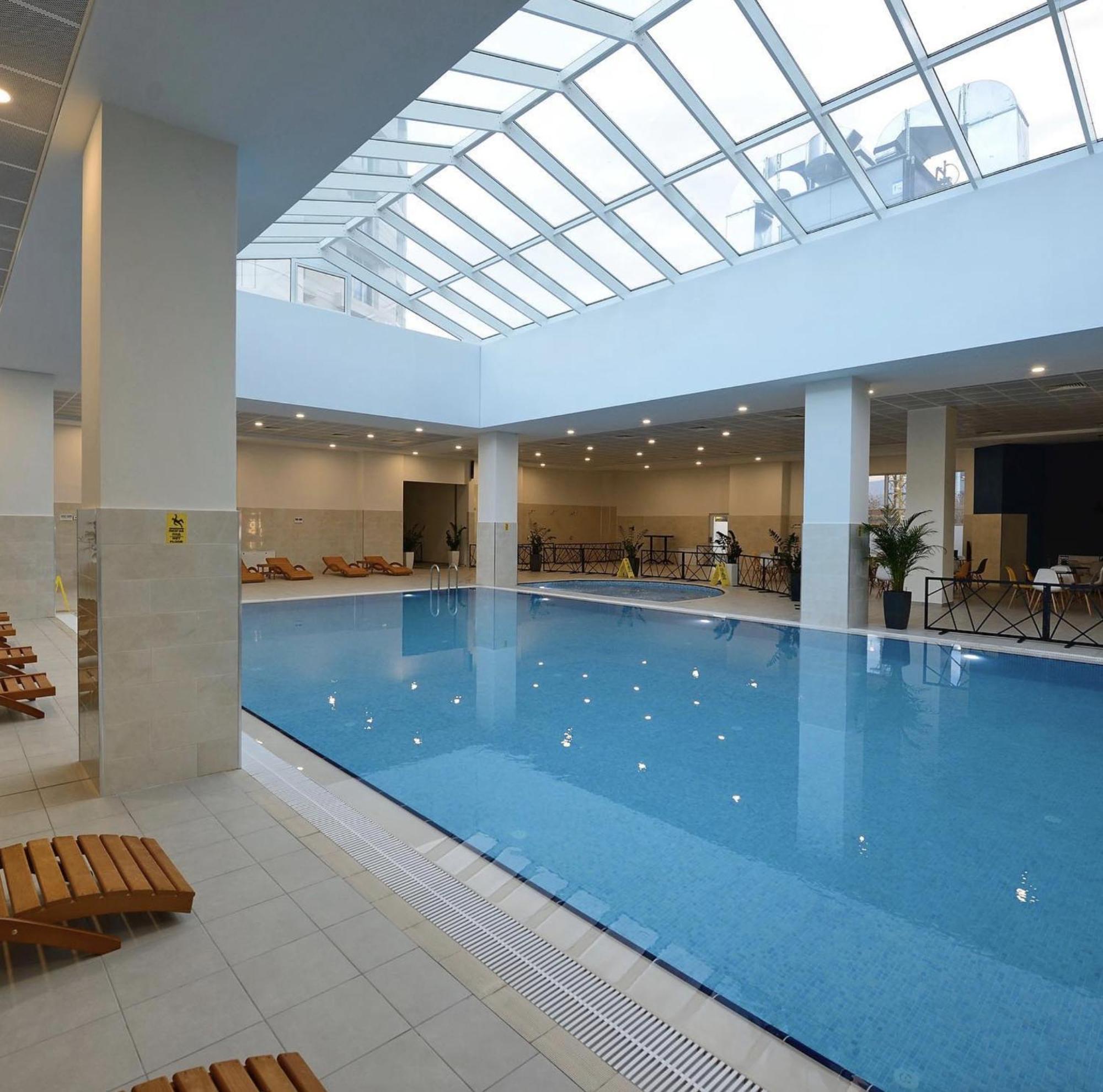 Luxury Condo On 18Th Floor With Pool, Fitness, Parking Included. Szkopje Kültér fotó